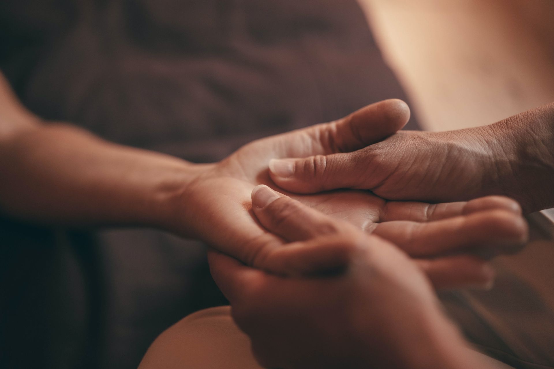 Treating the body through manual medicine with Osteopathy at New Farm Wellness Centre in Brisbane.